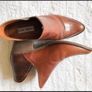 Steve Madden booties with side cut outs